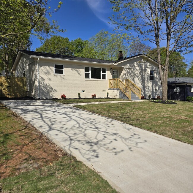 Building Photo - 17 Springside Ave