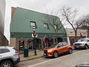 Building Photo - 2051 Ridge Rd