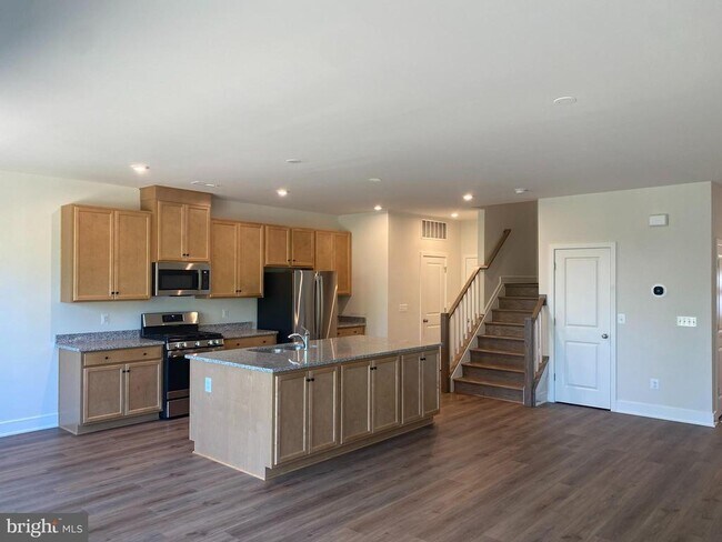 Building Photo - 141 Leather Flower Dr