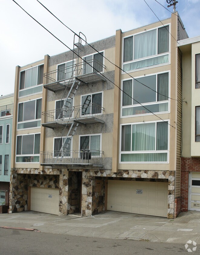 Primary Photo - 435 43rd Ave