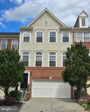 Building Photo - 613 Howitzer Terrace NE