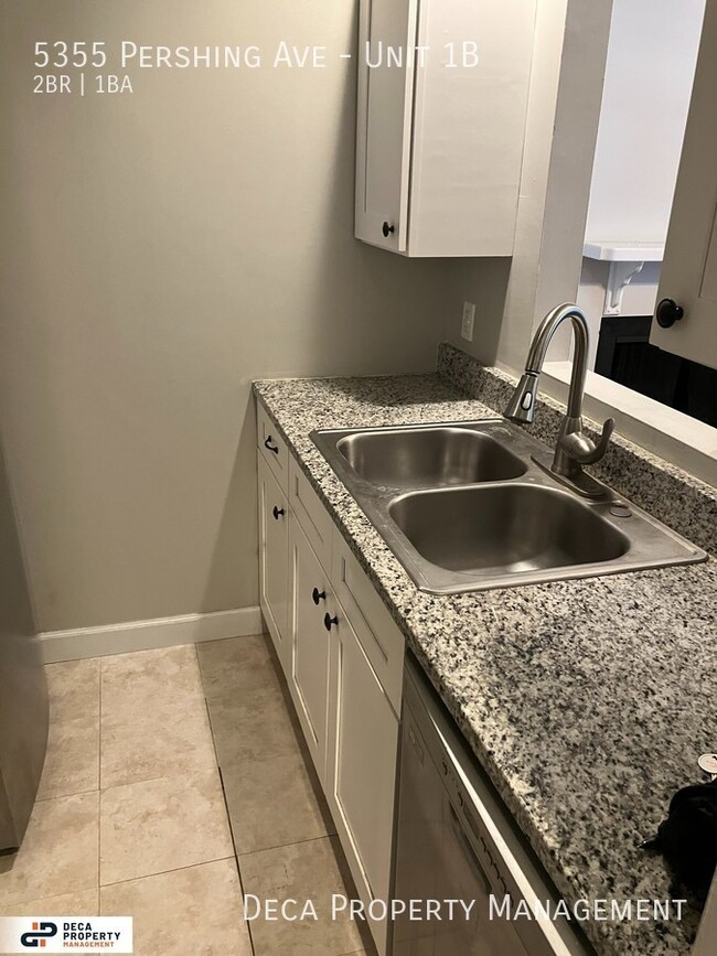 Building Photo - 2 Bedroom Condo