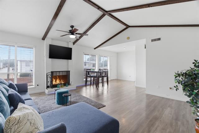 Foto del edificio - 10566 High Hollows Dr