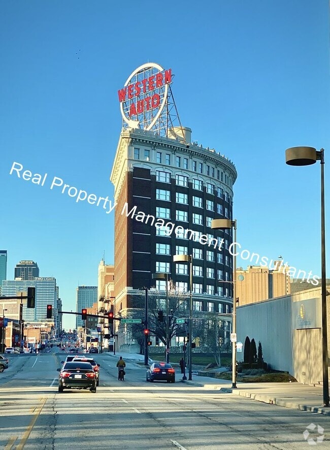 Building Photo - 2107 Grand Blvd