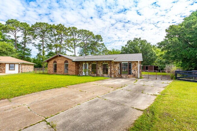 Building Photo - 6636 Cortez Cir