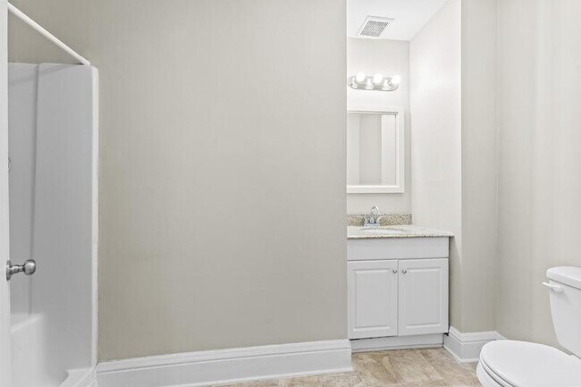 Foto del edificio - 2508 W Jefferson Ave