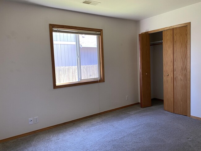 Building Photo - 1373 Wrangler Ct