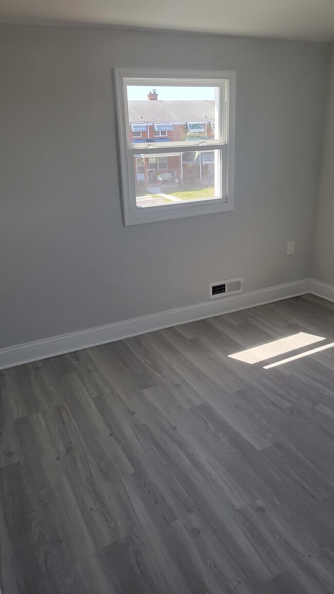Foto del edificio - 1771 Inverness Ave