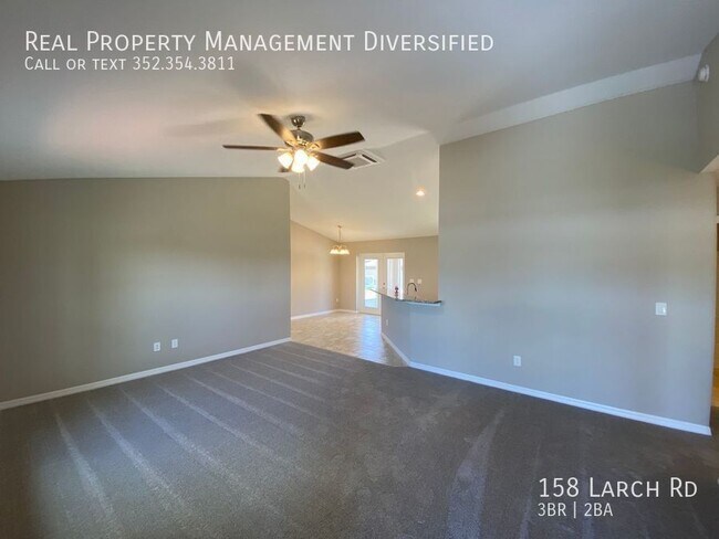 Foto del edificio - 158 Larch Rd