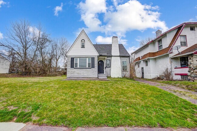 Foto del edificio - Cozy 3 bedroom w/backyard