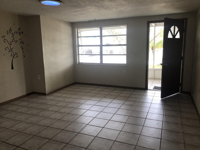 Building Photo - 13523 Outboard Ct