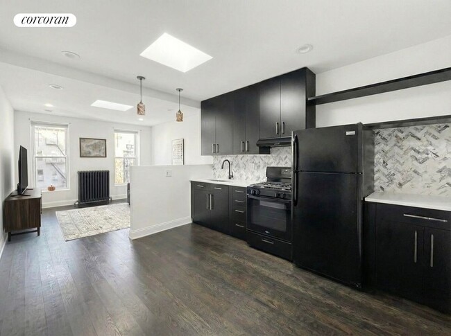 Building Photo - 773 Macon St