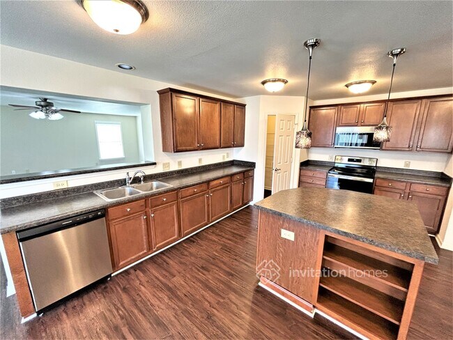 Building Photo - 105 McGarty Pl