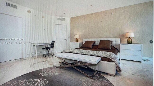 Foto del edificio - 18201 Collins Ave