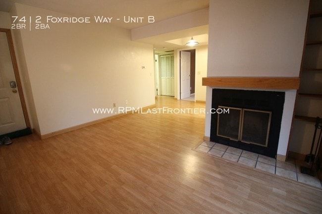 Building Photo - Dimond 2 bedroom condo with heated garage!