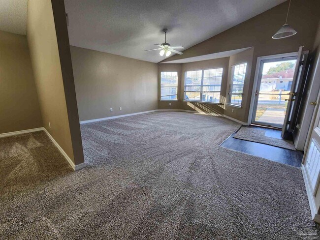 Foto del edificio - 1589 Galvin Ave