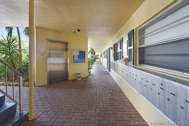 Building Photo - 1400 NE 57th Ct