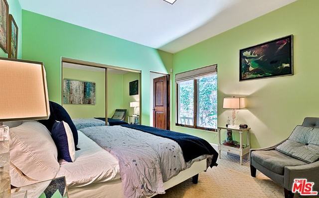 Building Photo - 12090 Summit Cir