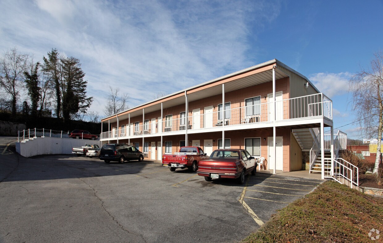 215 Race St, Kingston, TN 37763 Apartments in Kingston, TN