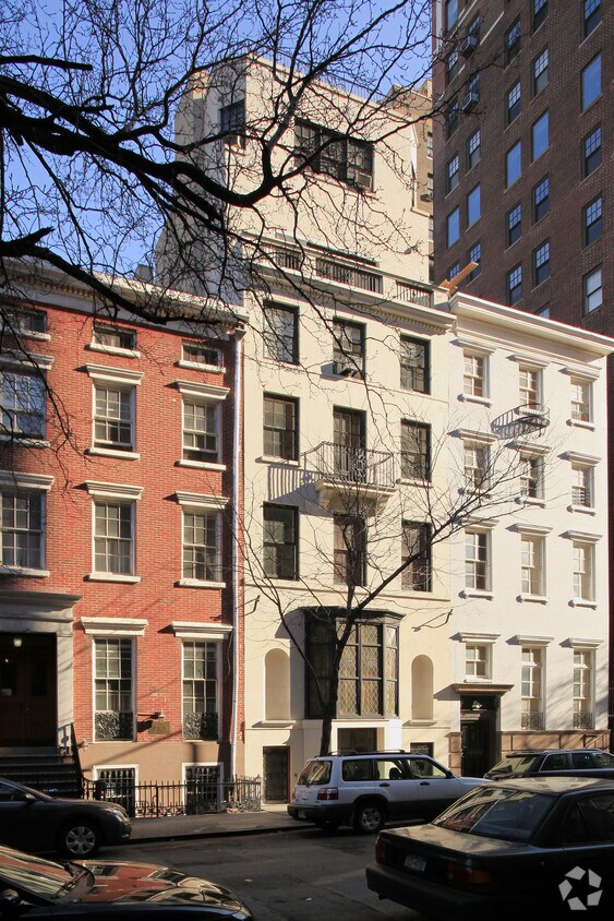 Building Photo - 71 Washington Pl