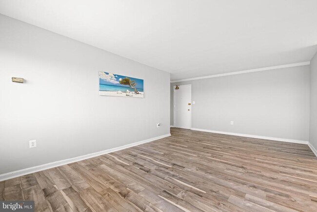 Foto del edificio - 1300 S Arlington Ridge Rd