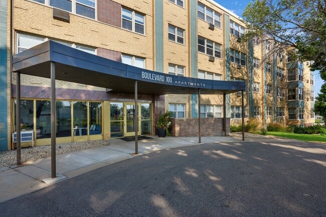 Interior Photo - Boulevard 100 Apartments