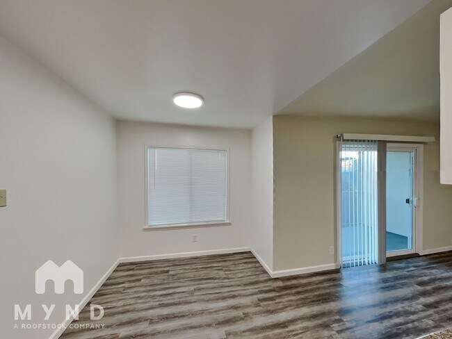 Foto del edificio - 240 Athol Ave