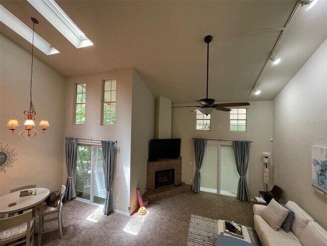 Foto del edificio - 4853 NW 2nd Pl