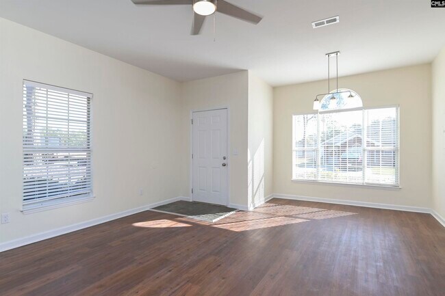 Foto del edificio - 100 Hutto Hills Ln