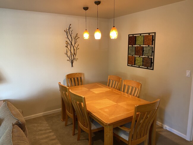 Dining - 38053 Miller Pl