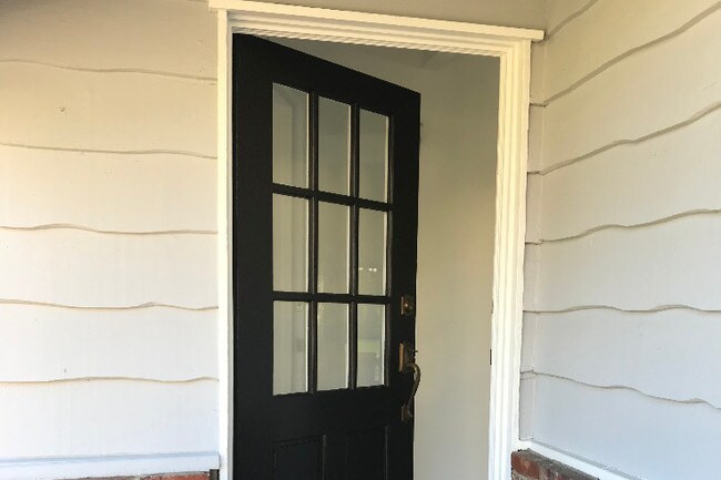 Front Entry - 5535 Donna Ave