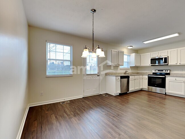 Foto del edificio - 317 Nightwind Dr