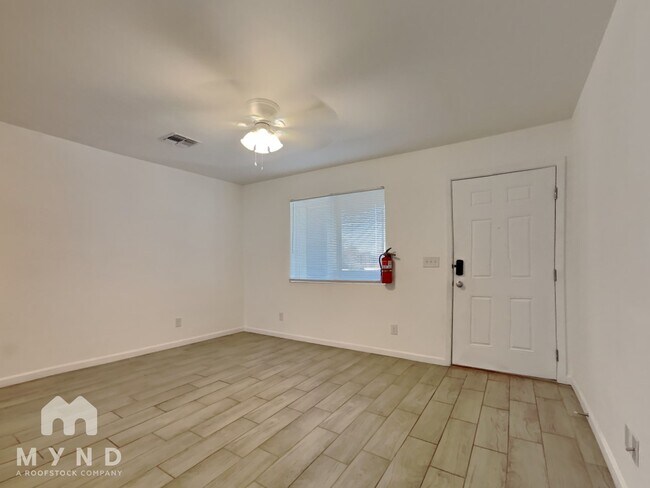 Foto del edificio - 6649 W Ocotillo Rd