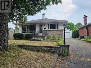 Building Photo - 2150 Lemay Crescent