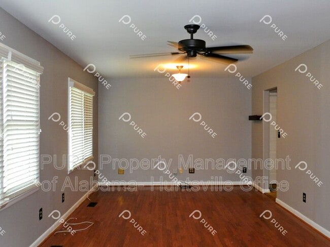 Foto del edificio - 1717 Haynes Ave NE