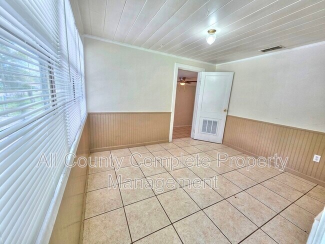 Foto del edificio - 2946 W 15th St