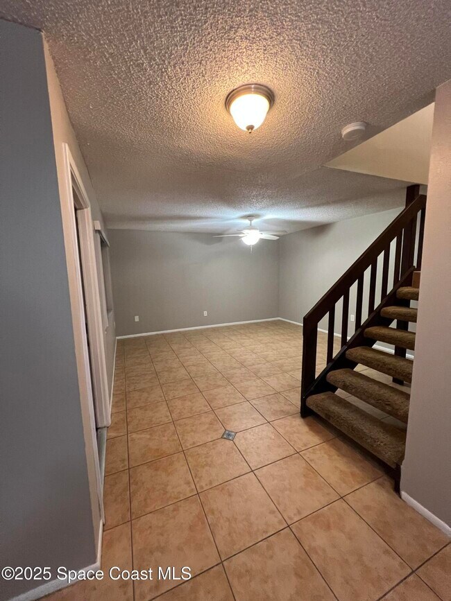 Foto del edificio - 8716 Hibiscus Ct