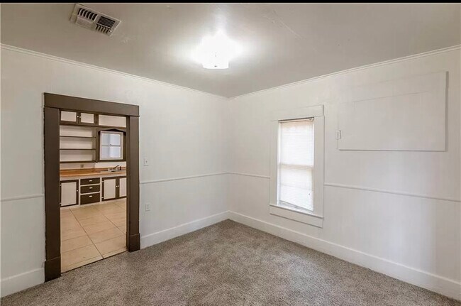 Foto del edificio - 904 W B Ave