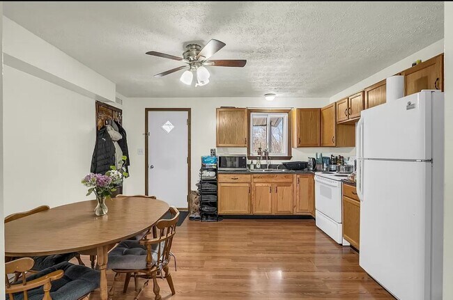 Foto del edificio - 30 Enfield St