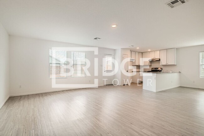 Building Photo - 10615 McClintock Dr