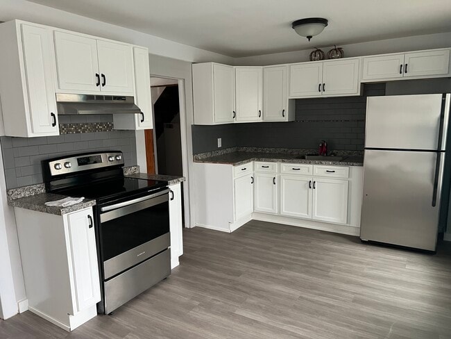 Building Photo - 6 Spring St