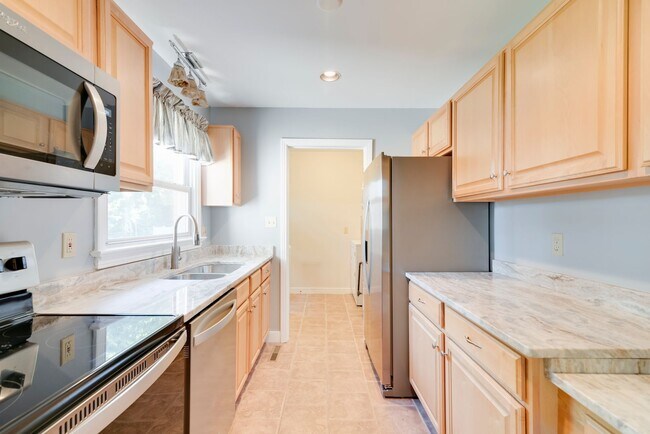 Foto del edificio - 8406 Holly Hill Rd