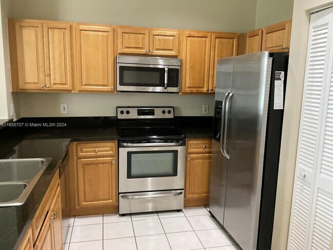 Building Photo - 684 Stanton Dr