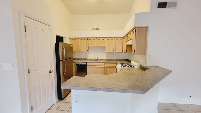 Building Photo - Recently painted 4 bedroom, 3 bath home in...