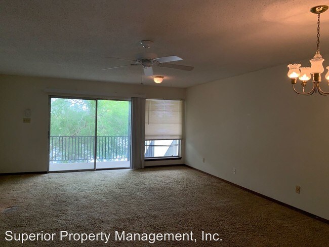 Building Photo - 4484 Pontchartrain Dr
