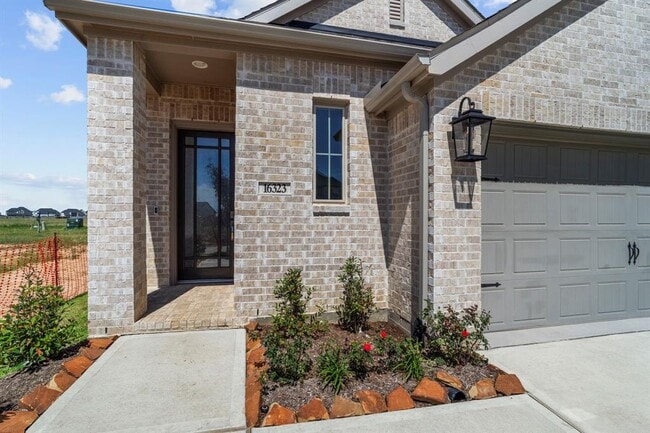 Building Photo - 16323 Rock Hollow Bend Ln