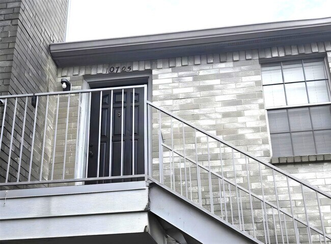 Building Photo - 10705 Braes Bend Dr
