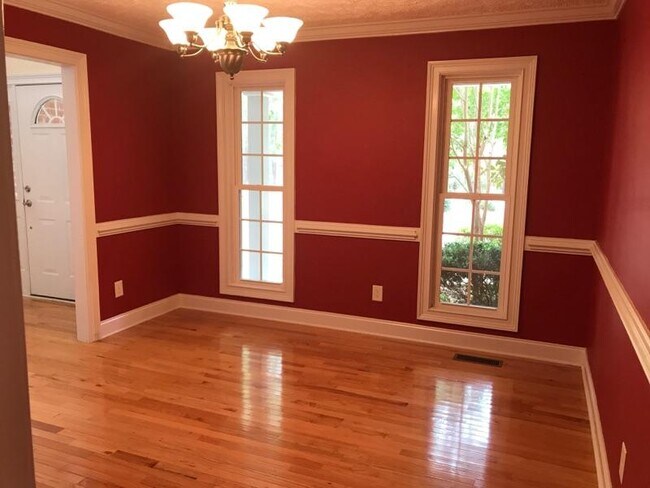 Foto del edificio - 223 Longleaf Dr