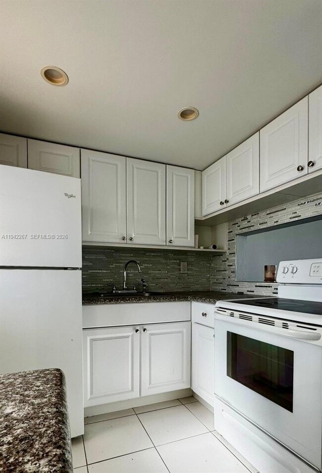 Building Photo - 2903 Point E Dr