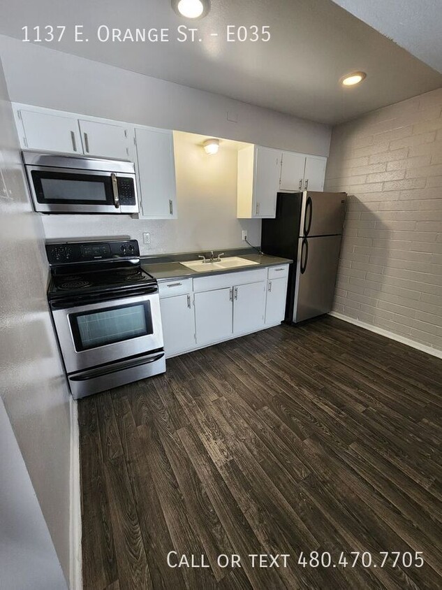 Primary Photo - Spacious 1 bedroom units available in Temp...